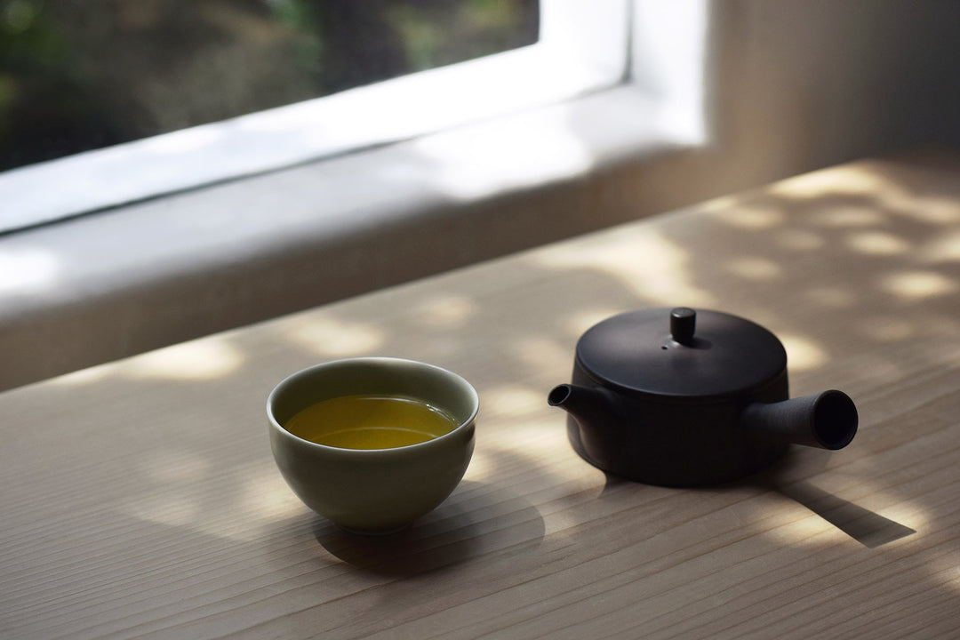 湯呑み　茶漉し蓋付き　高麗青磁　未使用　鶴絵付け　青磁湯呑み　　煎茶道具　茶道具 0185c9fc48f56732e26d0c92d80349